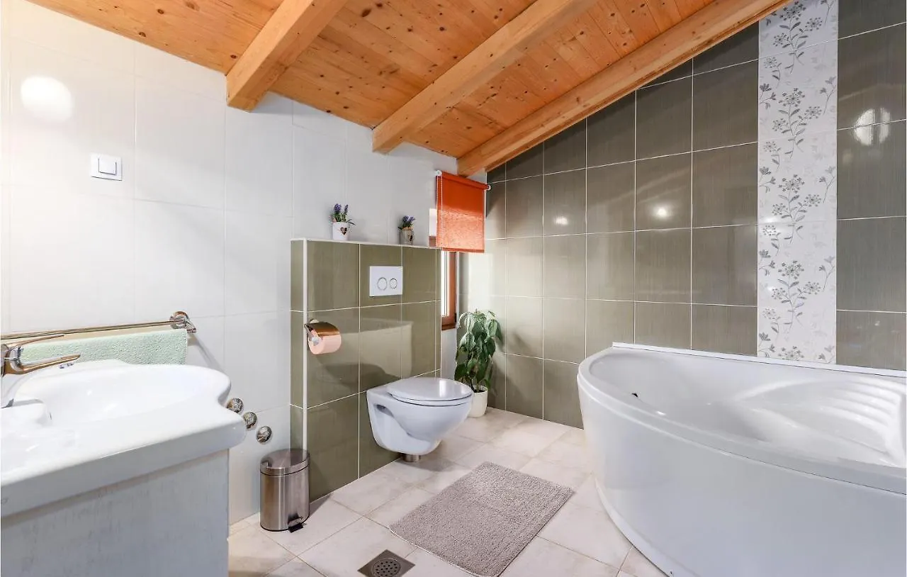 Сasa de vacaciones Cozy Home In Pamici With Kitchen
